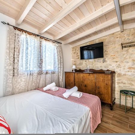 Guest House Aphrodite Kato Archanes Eksteriør bilde